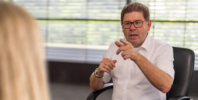 SELVE_GL_A_Boeck_im_Interviewgespraech