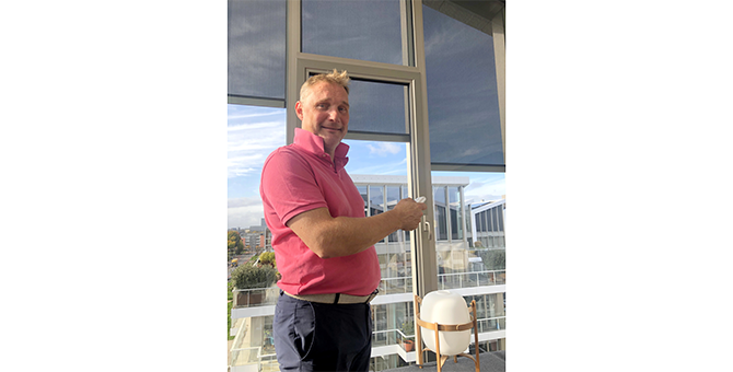 Hat sich für den SELVE Home Server 3 entschieden – und sieht darin viele Vorteile: Für Marc Schlaghecke, Bewohner des Amsterdamer Penthouse, punktet die intelligente Steuerungszentrale vor allem durch ihre einfache Bedienung und der Möglichkeit, per App v